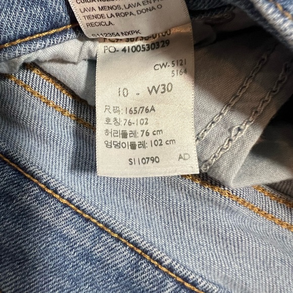 Levi Strauss Signature Women’s Mid Rise Slim Fit Boyfriend Jeans Size 10 Denim - Picture 4 of 5